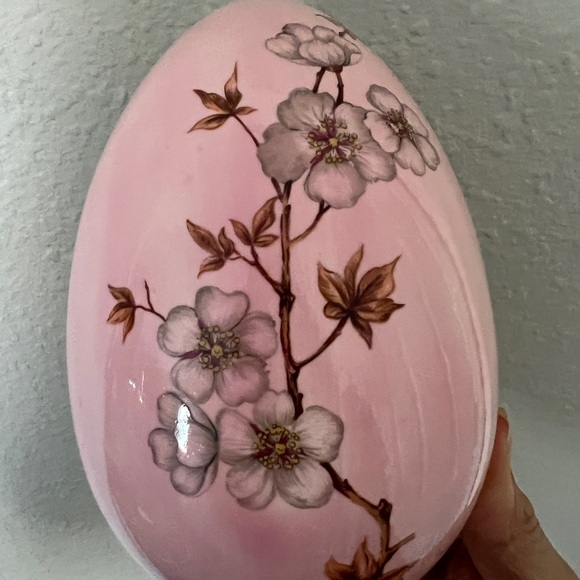 Chinese Cherry Blossom Hand Painted Porcelain Egg - Picture 7 of 10